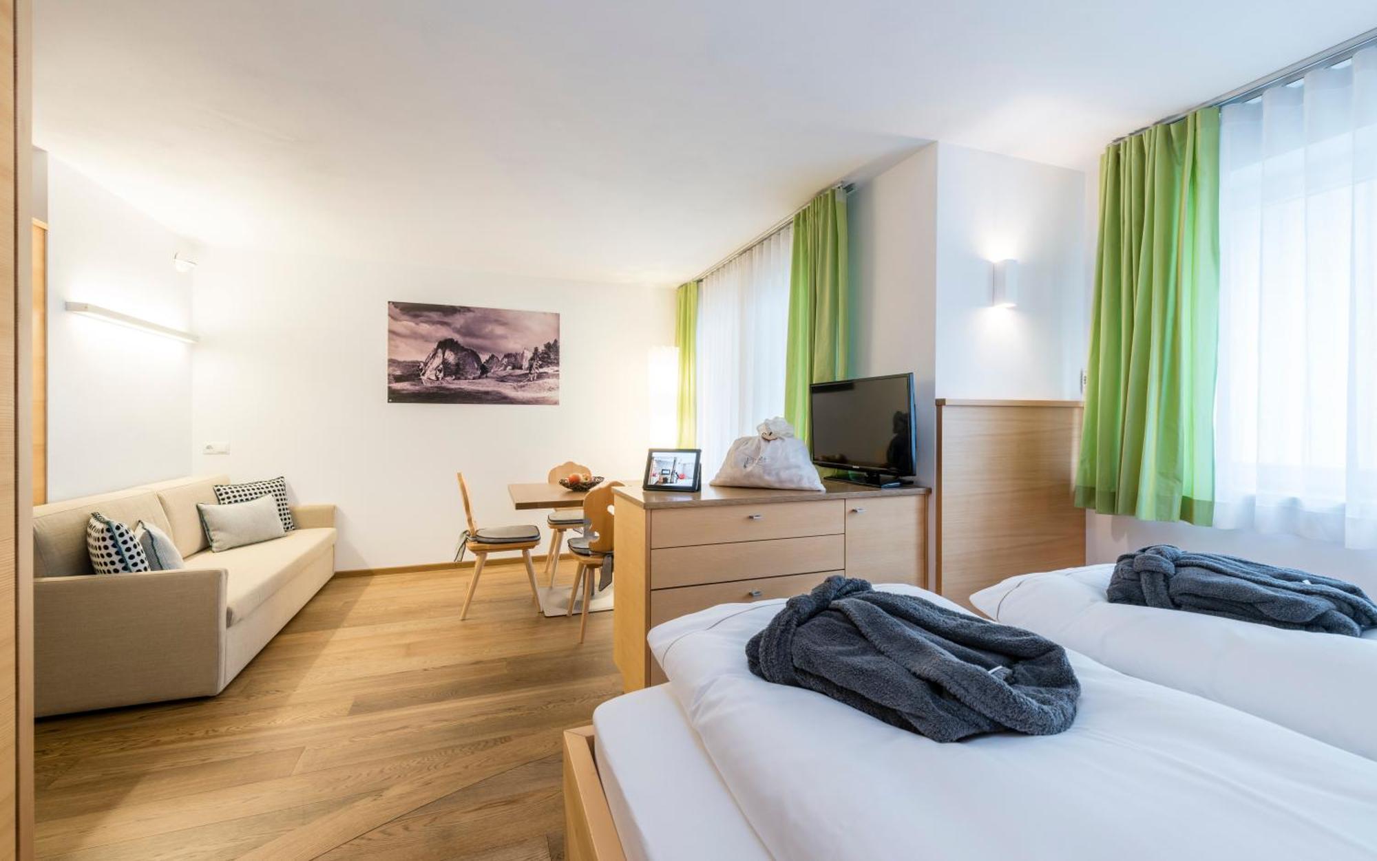 Avita - Suites To Relax Ortisei Bagian luar foto