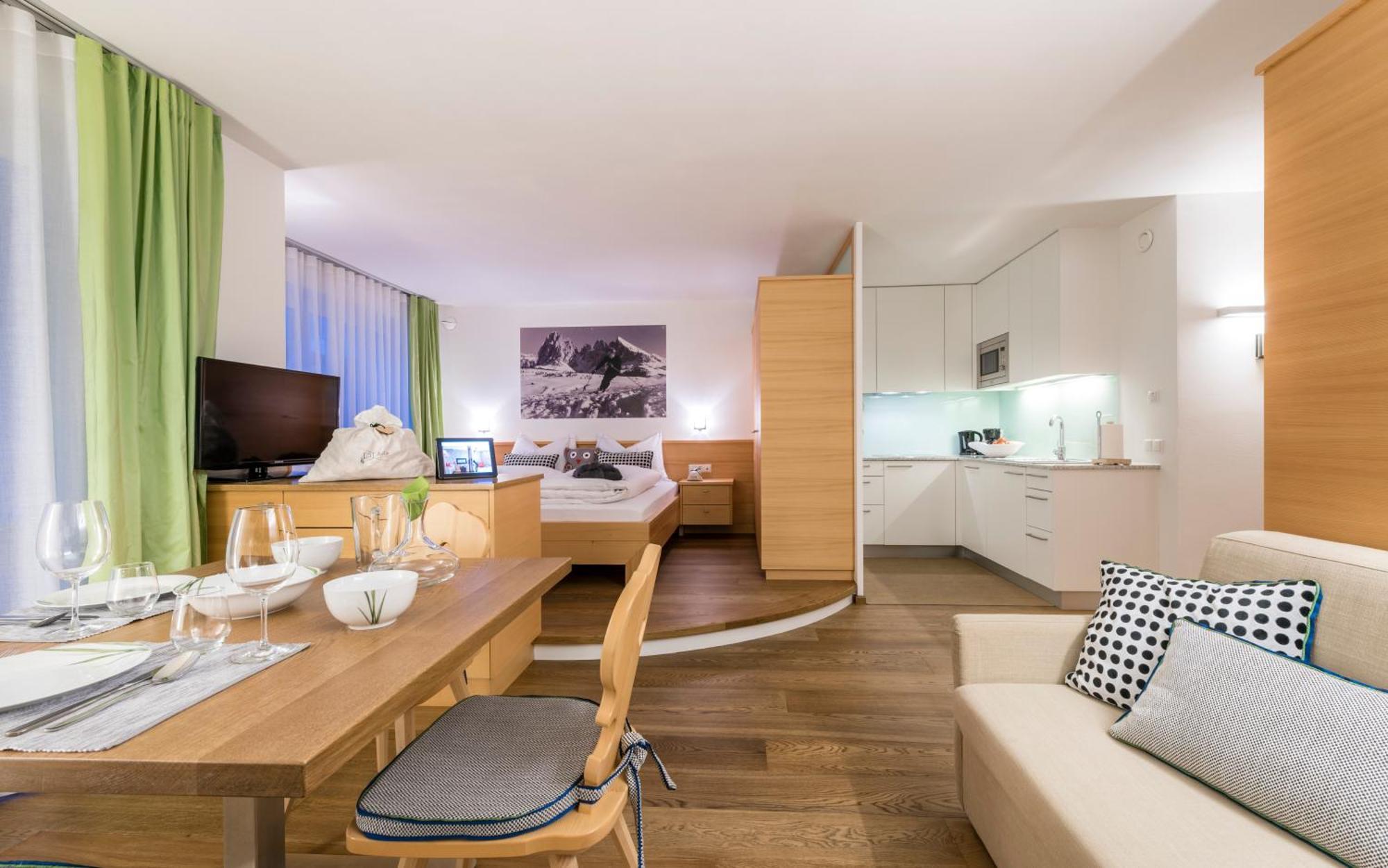 Avita - Suites To Relax Ortisei Bagian luar foto