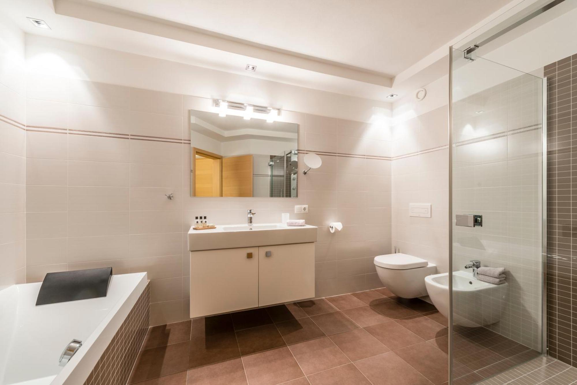 Avita - Suites To Relax Ortisei Bagian luar foto