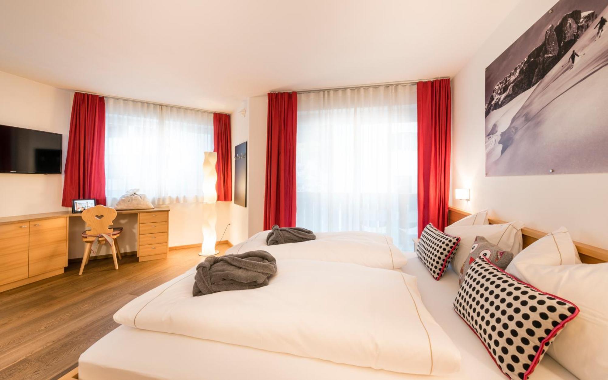 Avita - Suites To Relax Ortisei Bagian luar foto